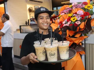 Majlis Perasmian Outlet Gloria Jeans Coffes LRT Pasar Seni - 5